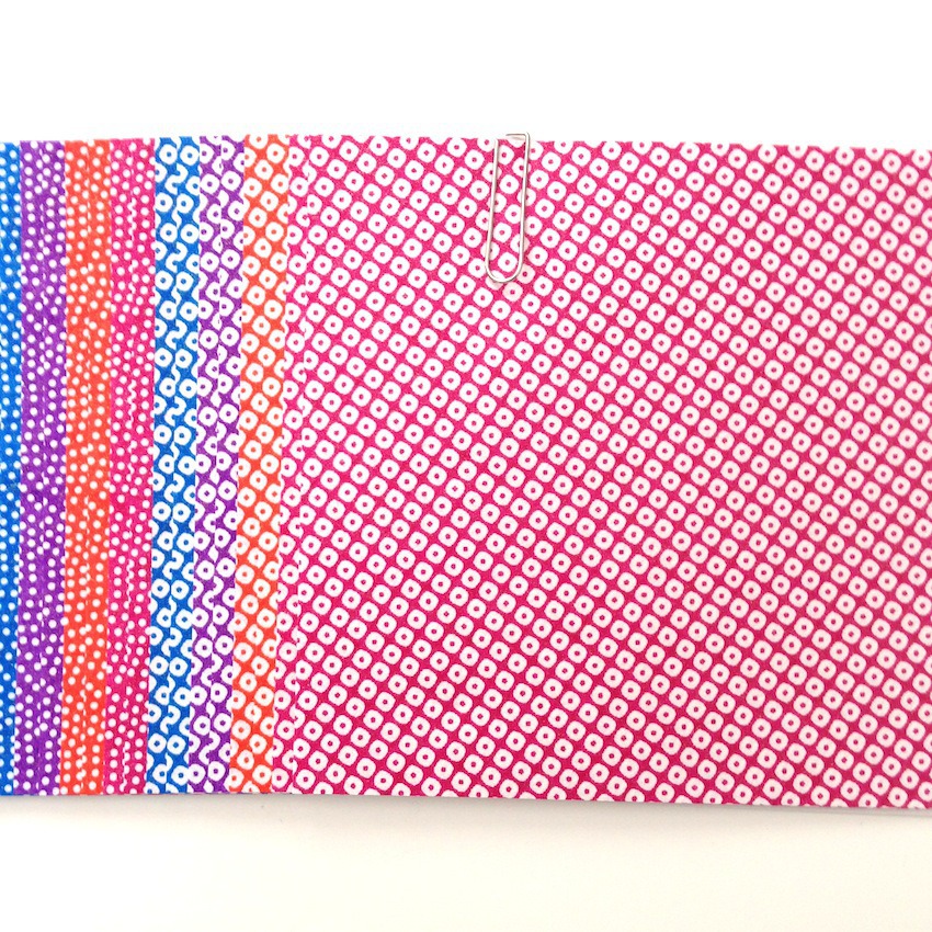 Carnet japonais à couverture souple en papier washi 5,5/7,5 cm. Japanese  notebook, with flexible cover in washi's paper, 5,5/7,5 cm.