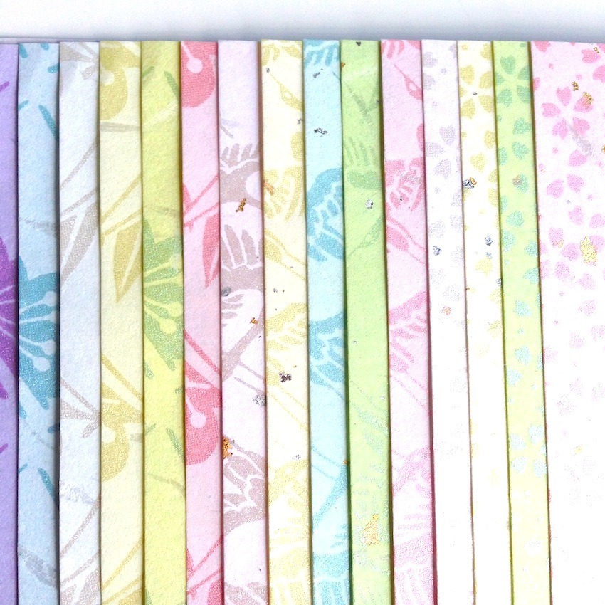 japanese paper - origami paper - papier japonais - washi - papier froissé -  momi - pochette - doré et micacé - 15 x 15 cm